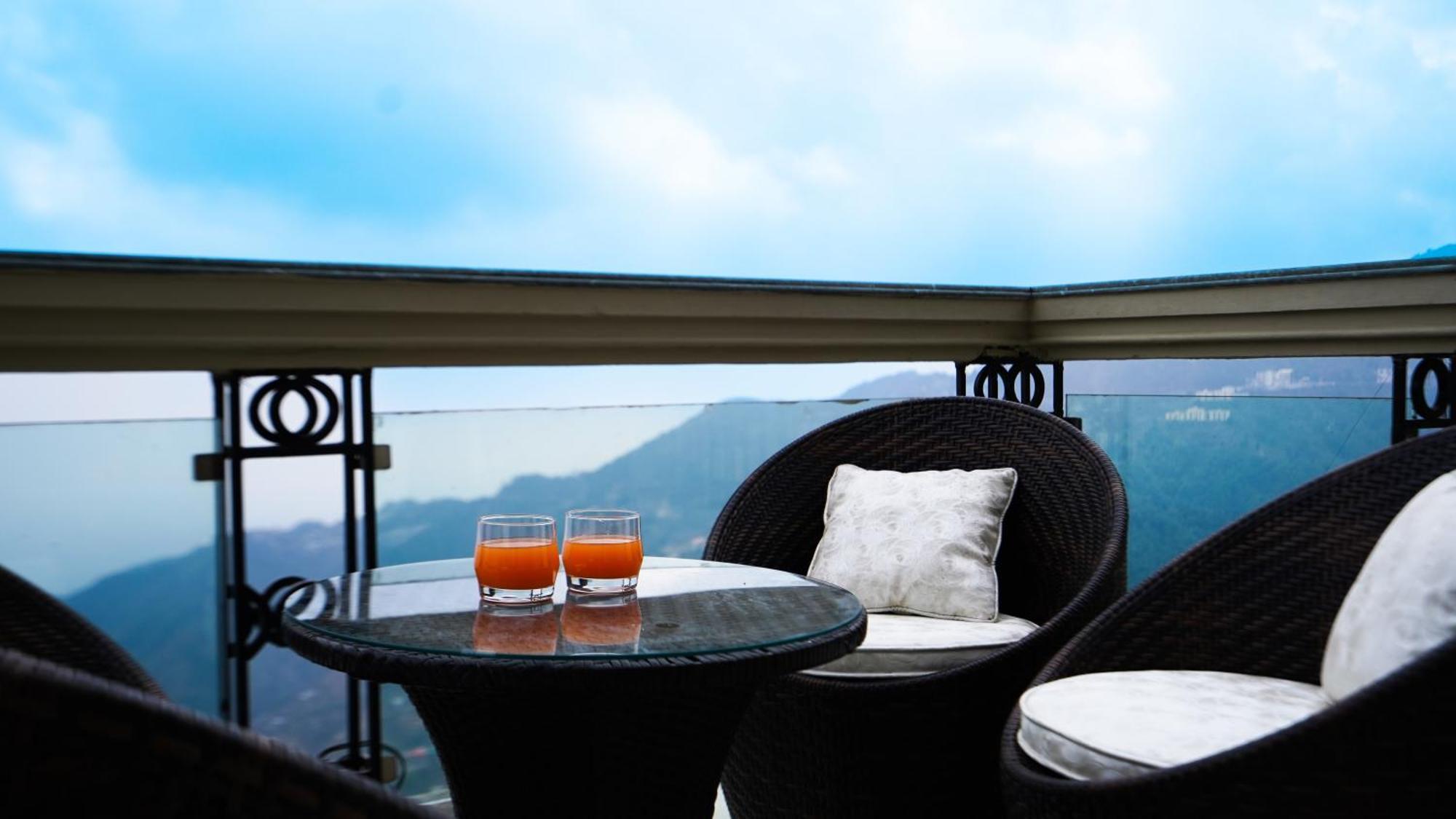The Horizon Villa By Just Homestay Массури Экстерьер фото