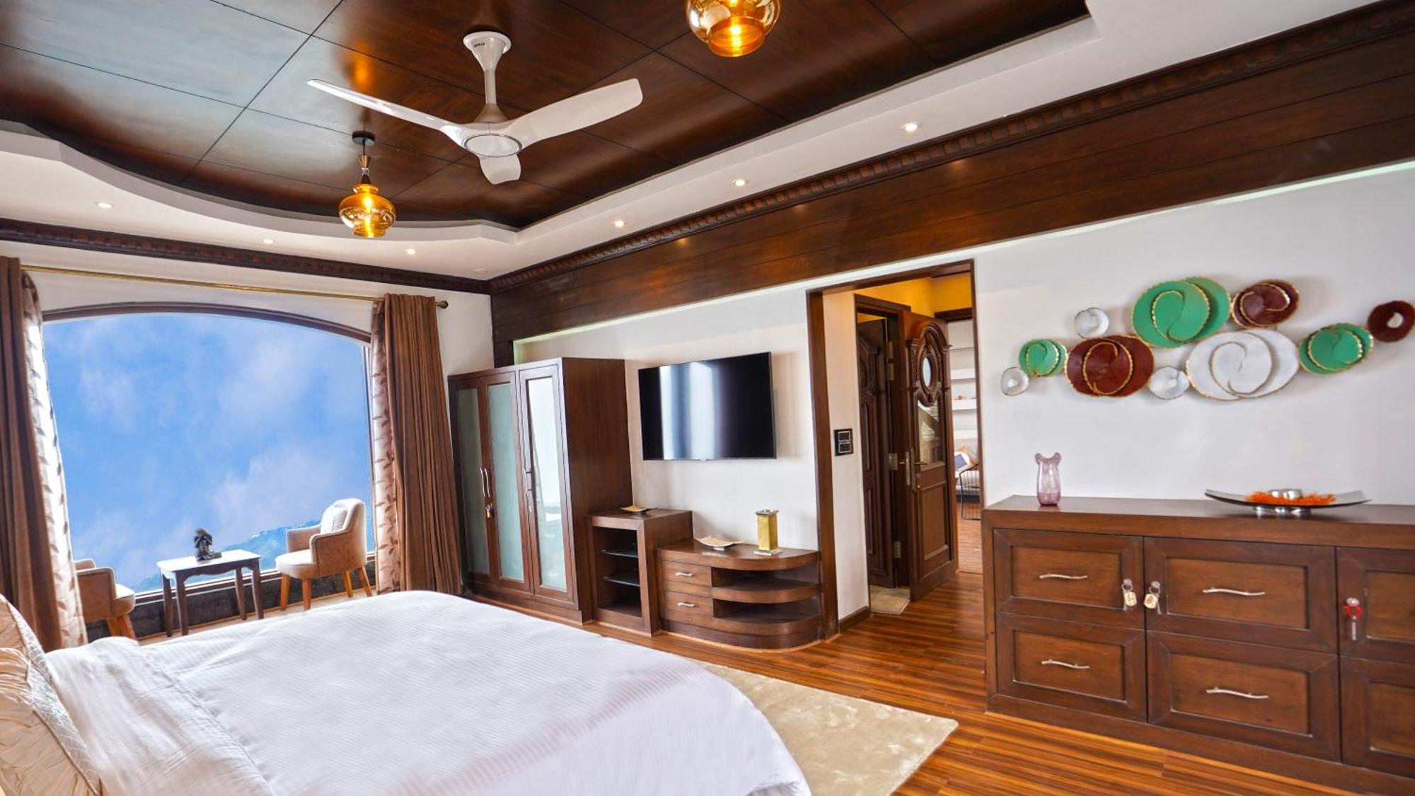 The Horizon Villa By Just Homestay Массури Экстерьер фото